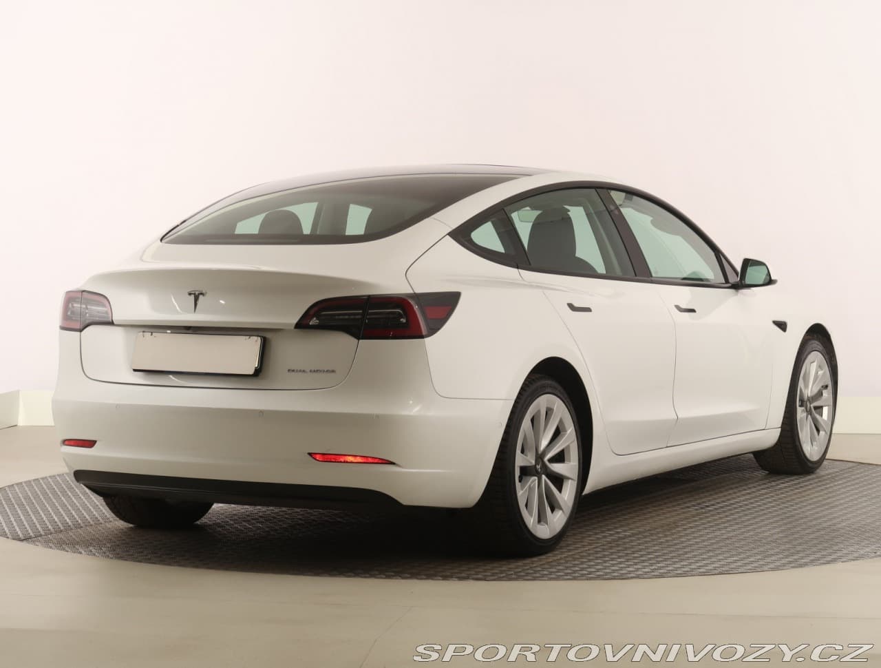 2020 Tesla Model 3 - 5