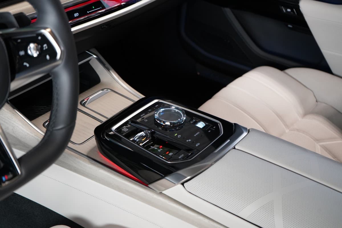 2025 BMW 7-Series - 13