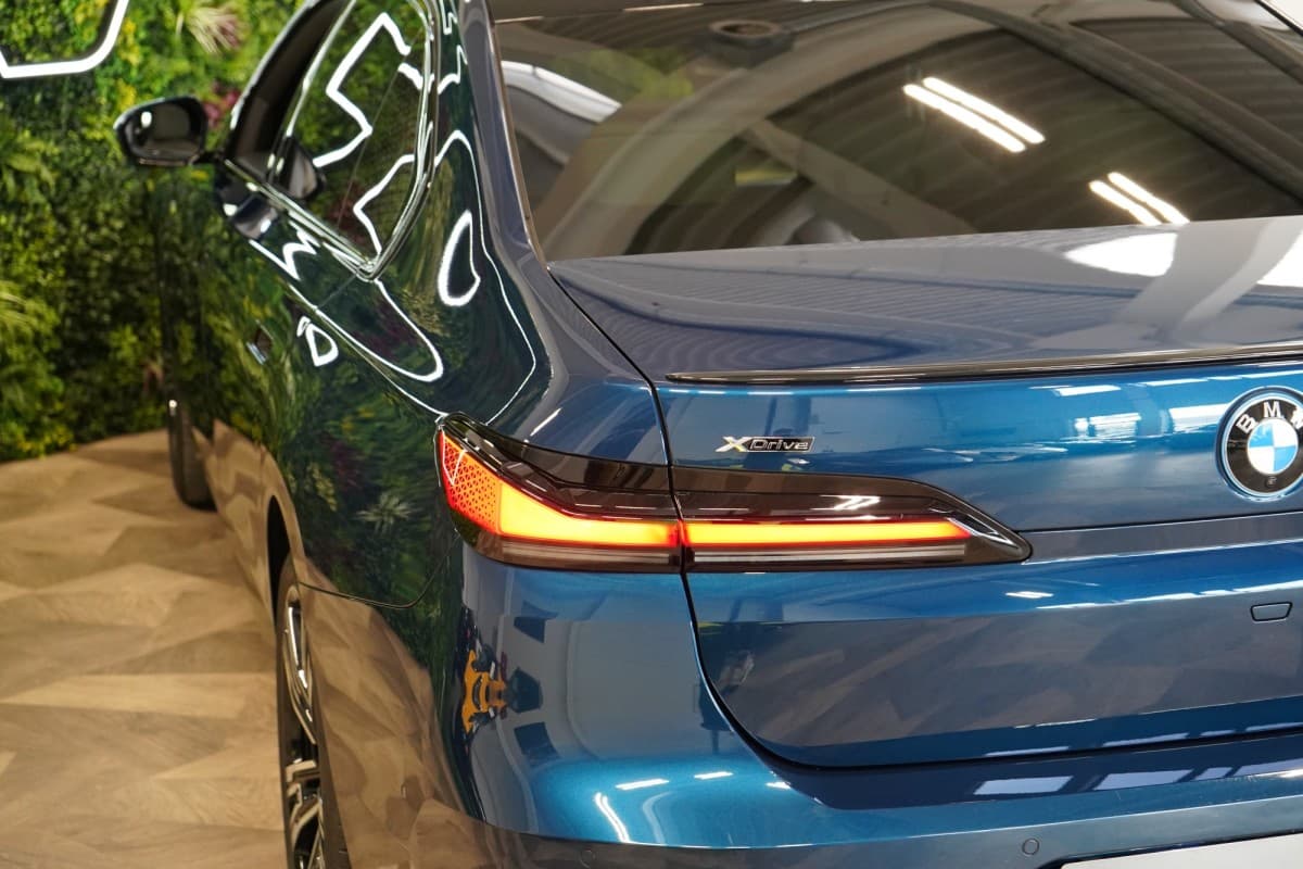 2025 BMW 7-Series - 8