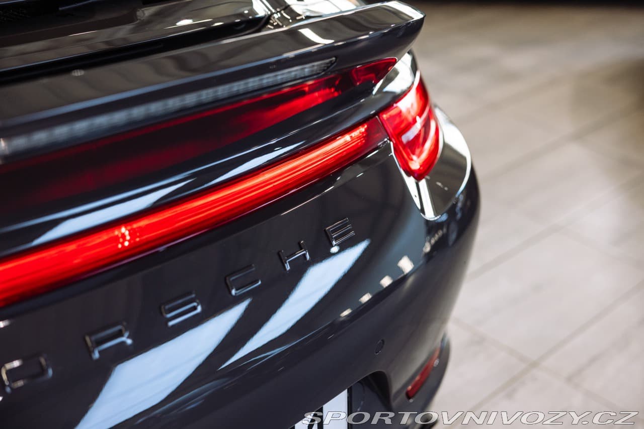 2014 Porsche 911 - 10