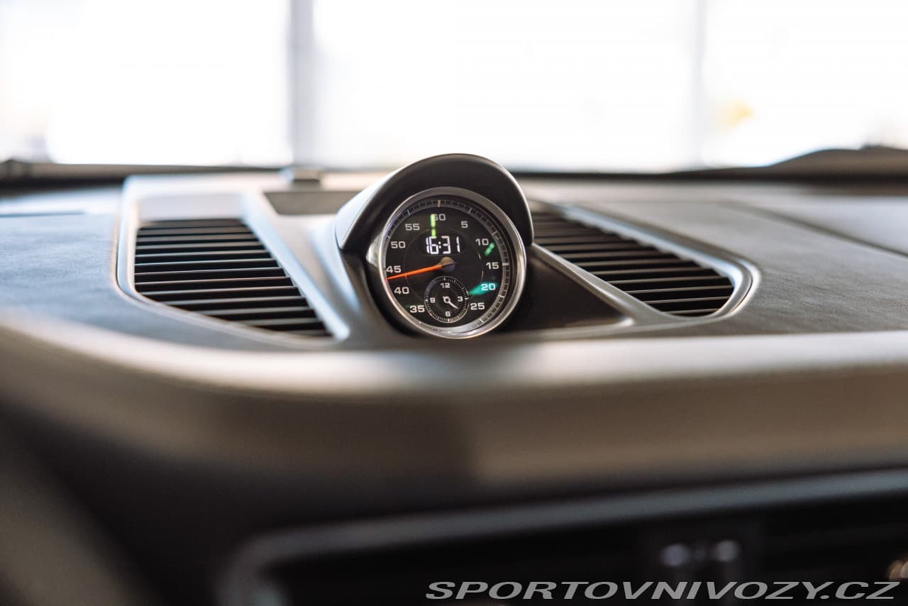 2014 Porsche 911 - 15