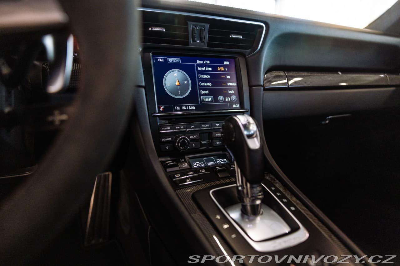 2014 Porsche 911 - 16