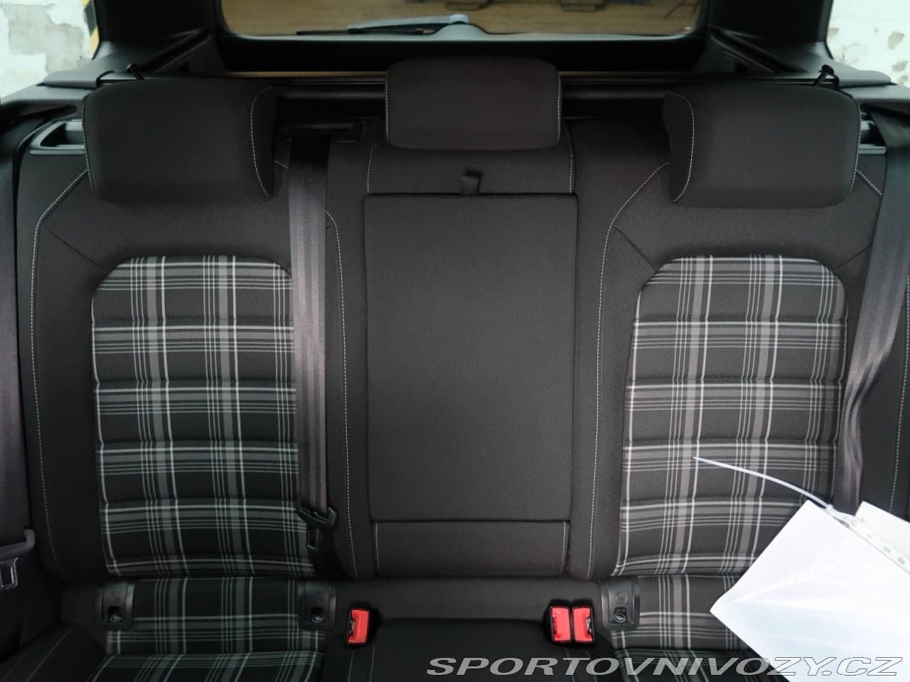 2015 Volkswagen Golf - 10