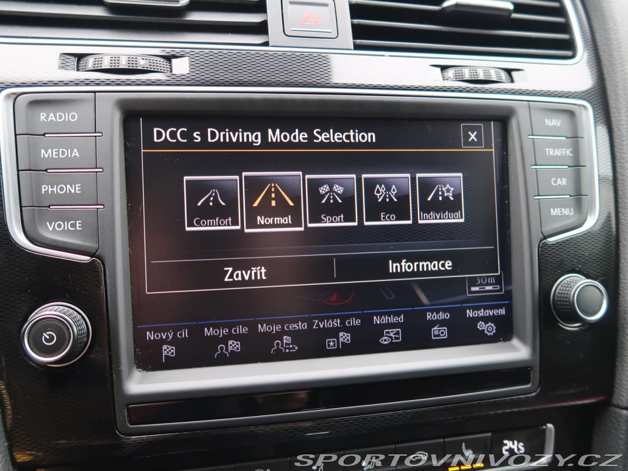 2015 Volkswagen Golf - 20