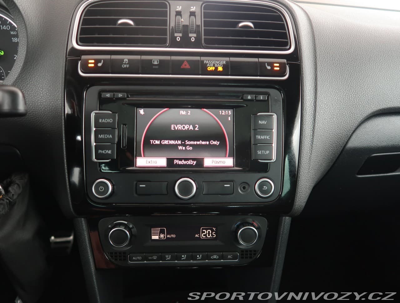 2012 Volkswagen Polo - 12