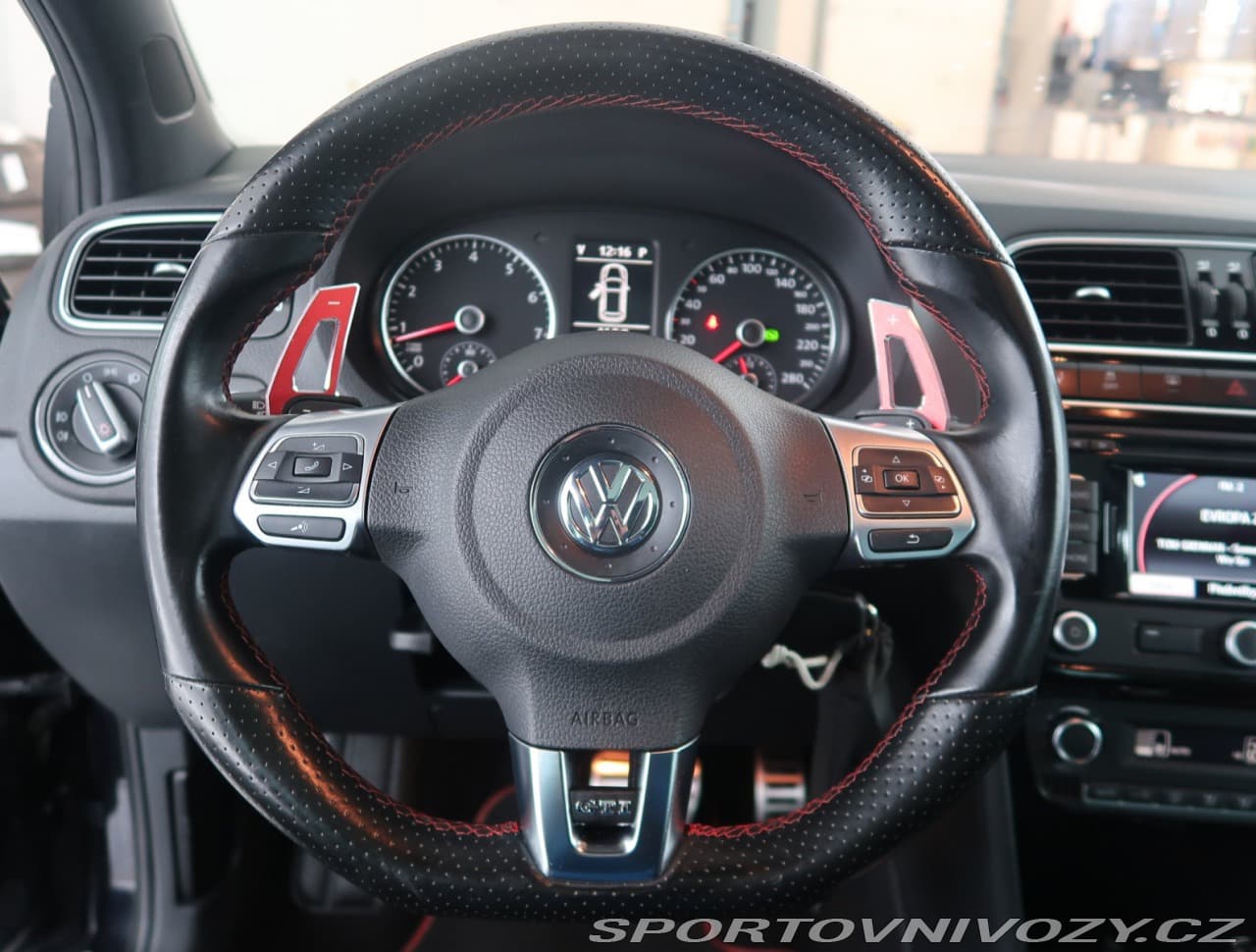 2012 Volkswagen Polo - 15