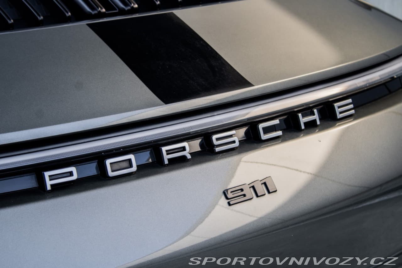2021 Porsche 911 - 10