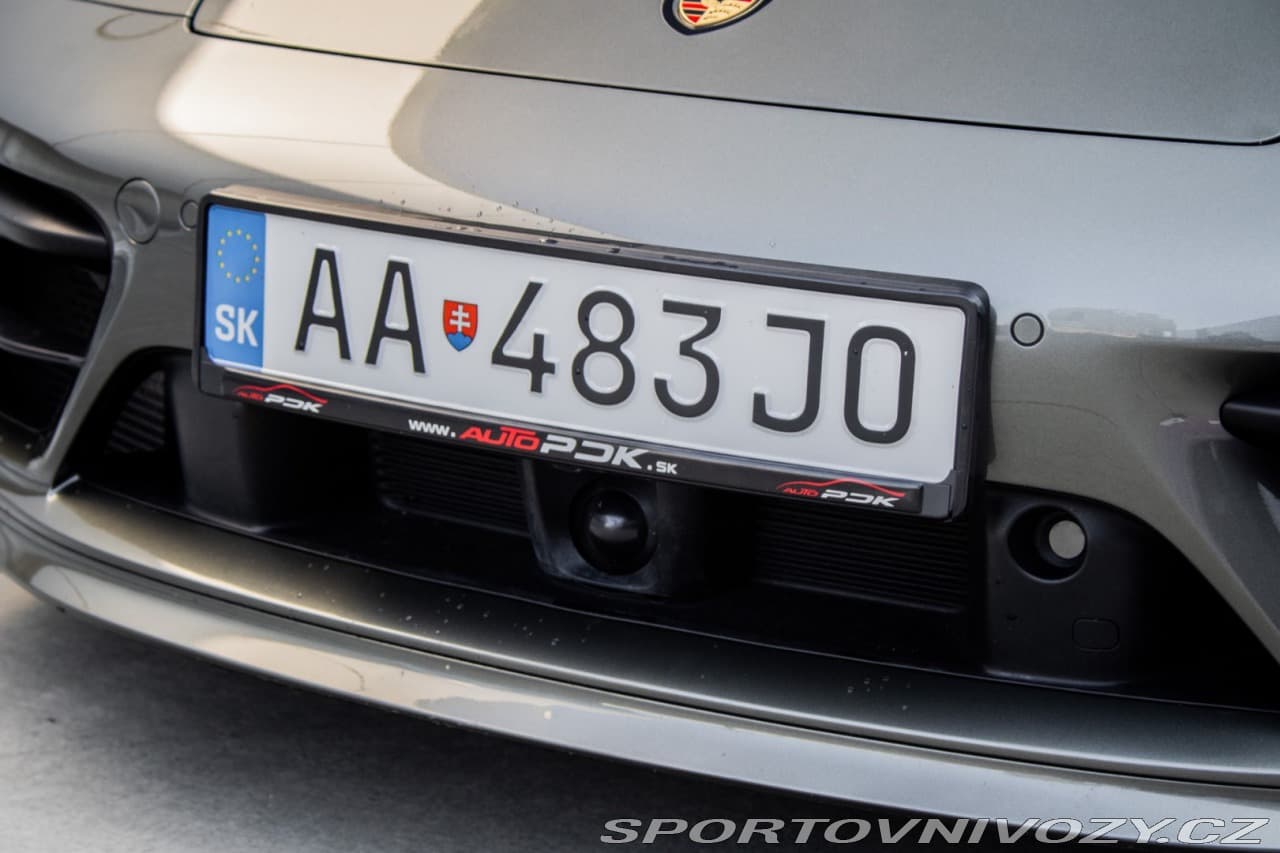 2021 Porsche 911 - 17