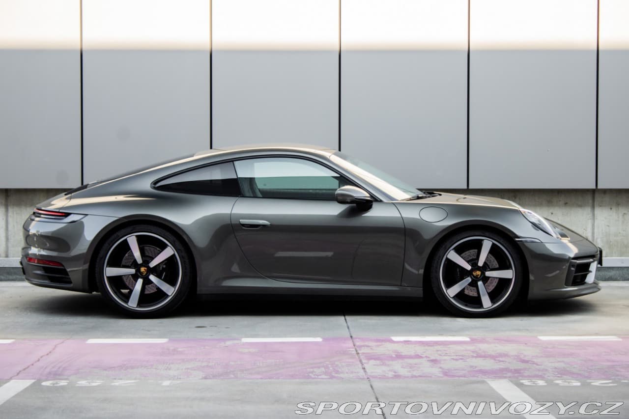 2021 Porsche 911 - 4