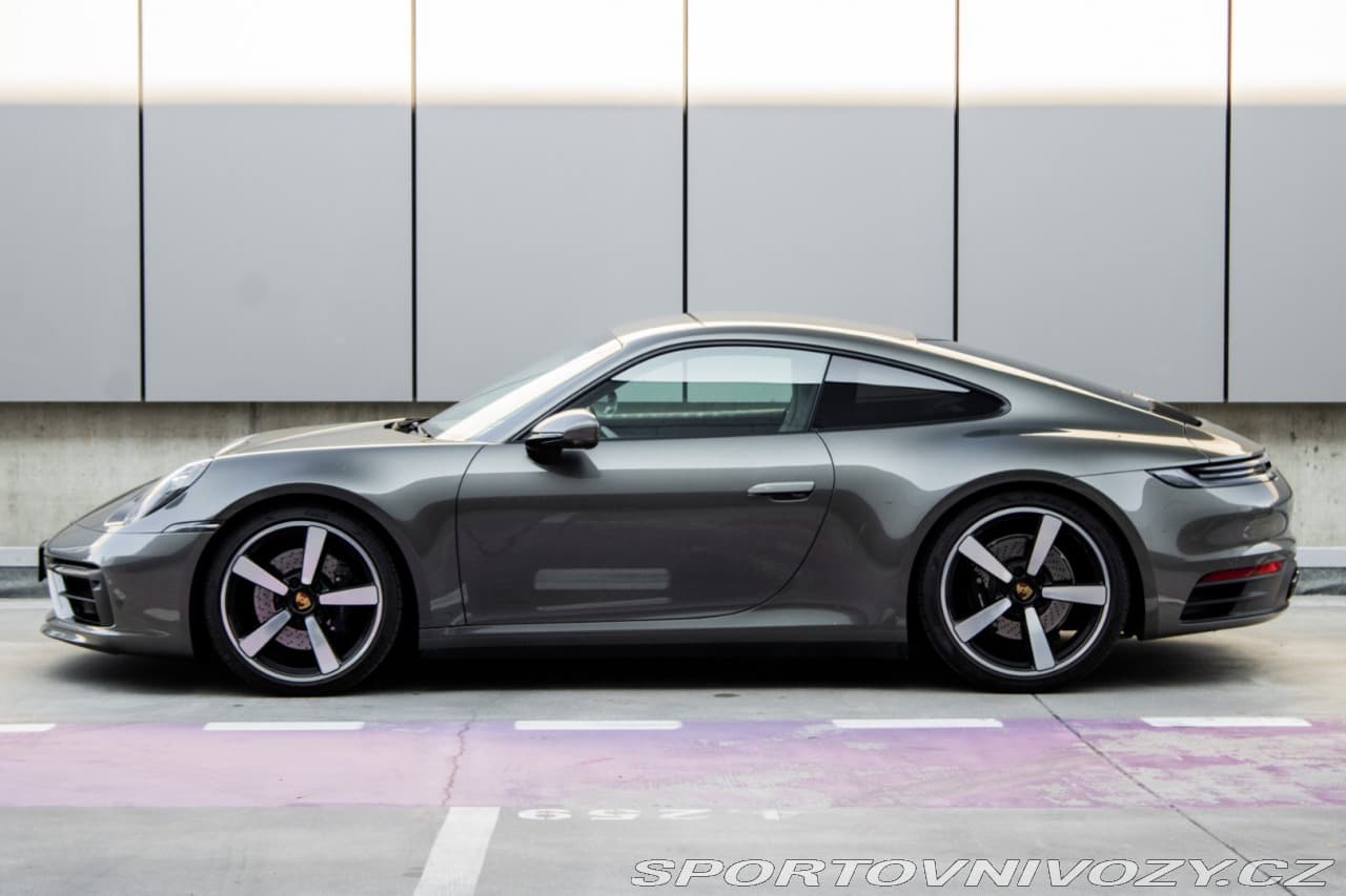 2021 Porsche 911 - 8