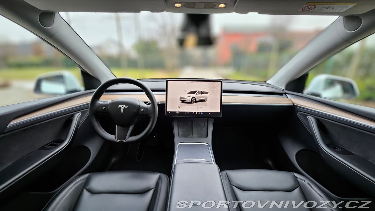 2023 Tesla Model Y - 16