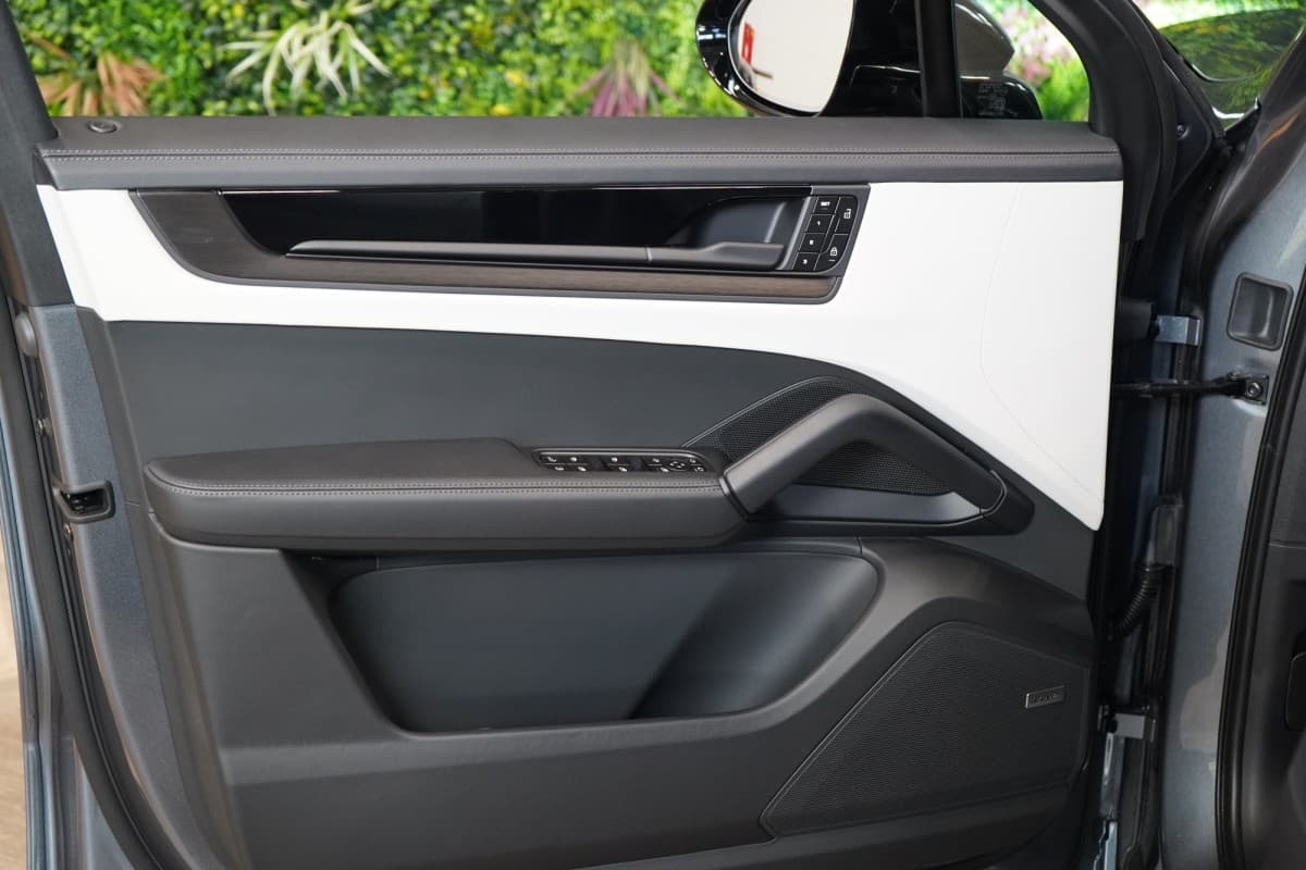 2026 Porsche Cayenne - 12