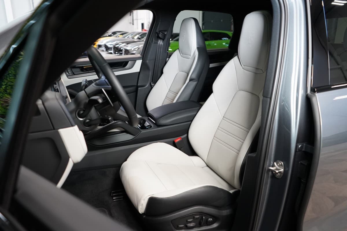 2026 Porsche Cayenne - 13