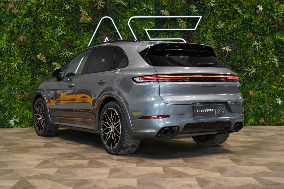 2026 Porsche Cayenne - 5