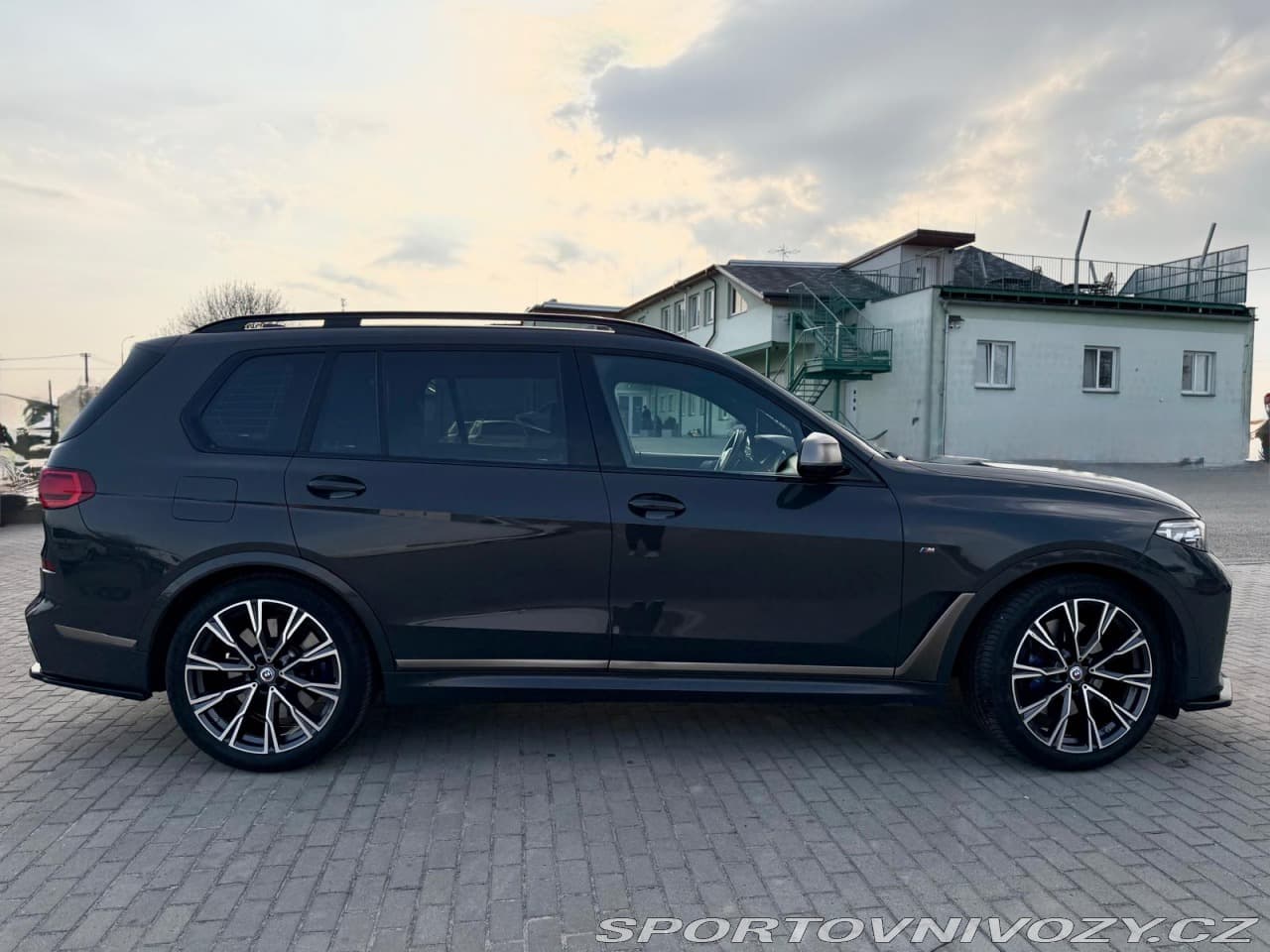 2022 BMW X7 - 10