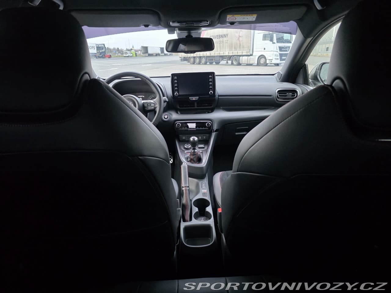 2022 Toyota Yaris - 8