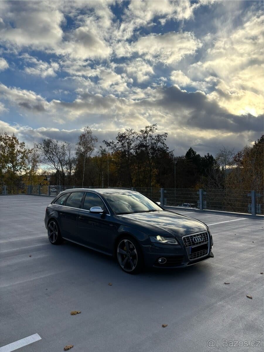 2009 Audi S4 - 20