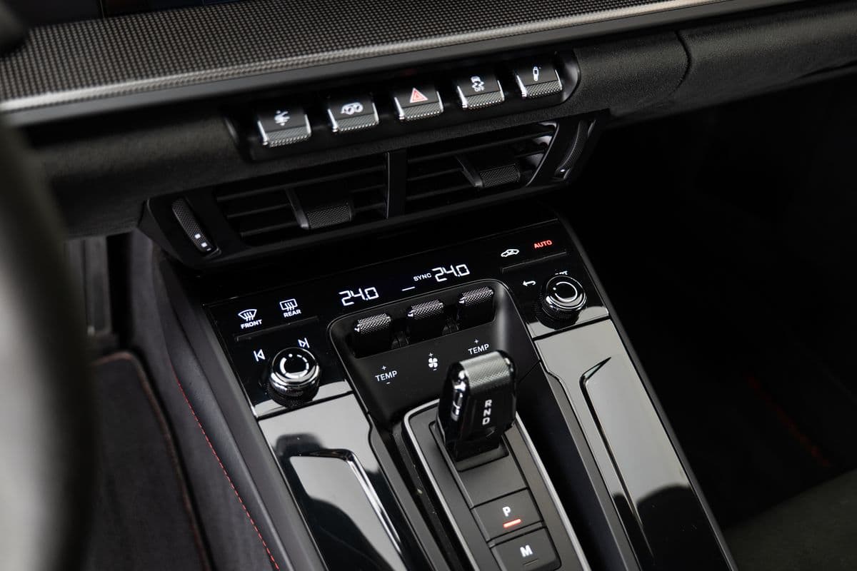 2025 Porsche 911 - 11