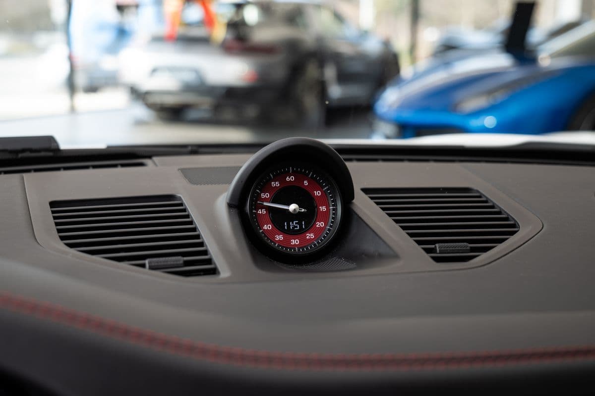 2025 Porsche 911 - 16