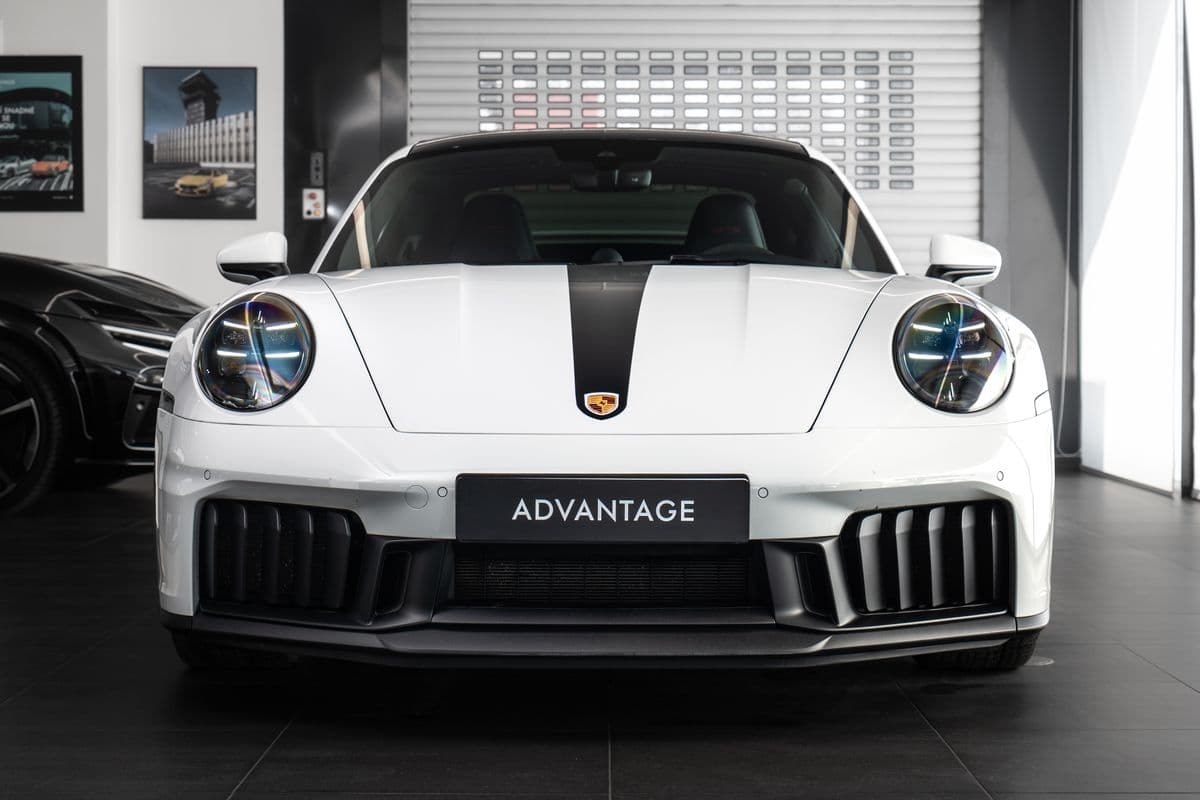 2025 Porsche 911 - 2