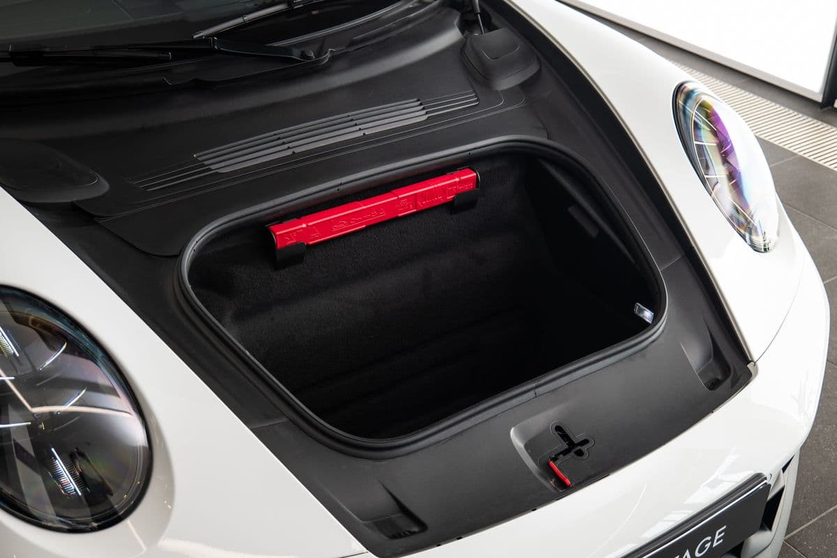 2025 Porsche 911 - 20