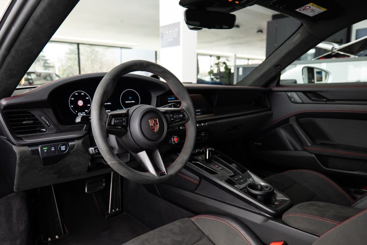 2025 Porsche 911 - 5