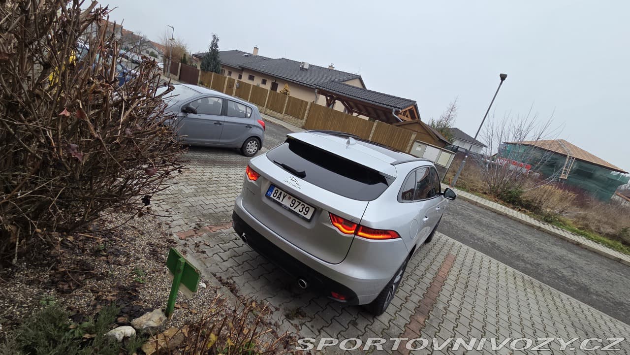 2017 Jaguar F-Pace - 2