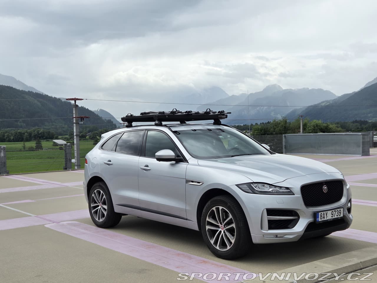 2017 Jaguar F-Pace - 3