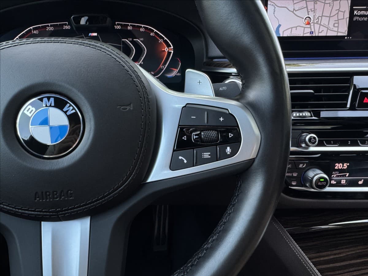 2022 BMW 5-Series - 17