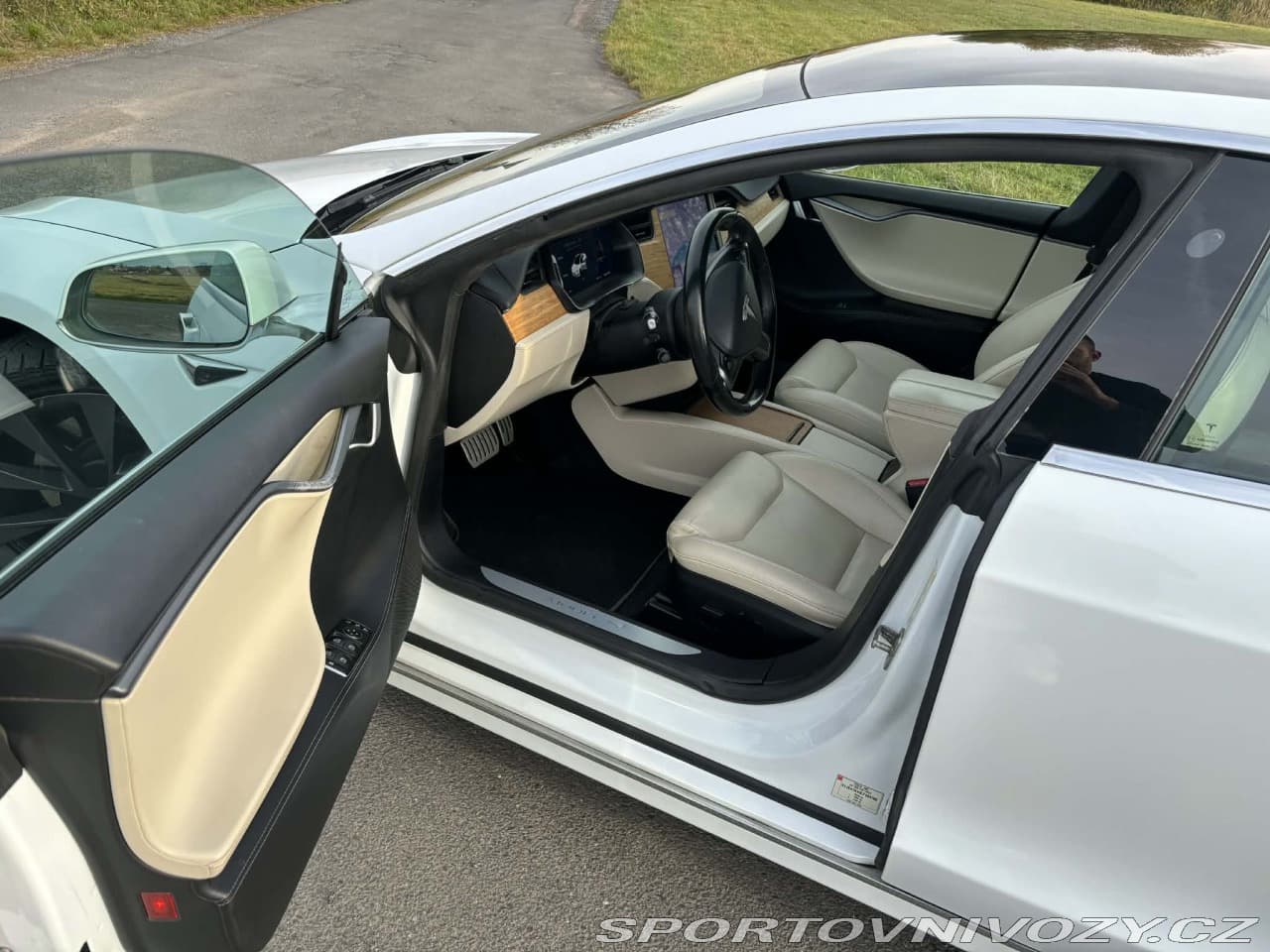 2000 Tesla Model S - 11