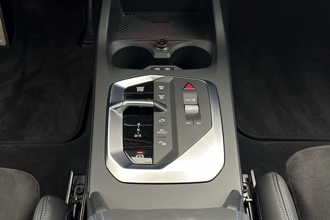 2025 BMW 2-Series - 10