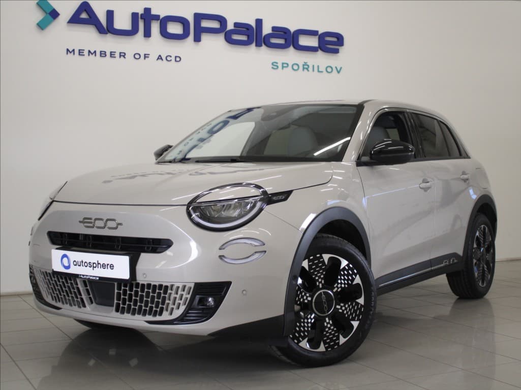 Fiat 600 1,2 Hybrid 145k.LaPrima 2