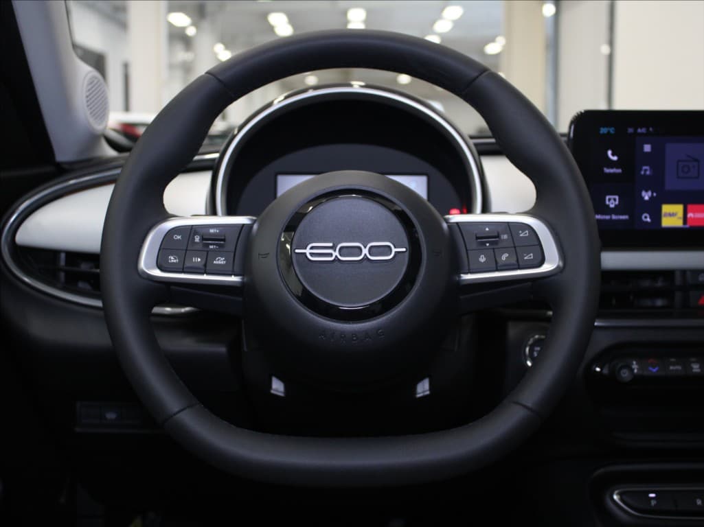 2025 Fiat 600 - 9