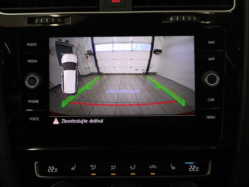 2020 Volkswagen Golf - 10