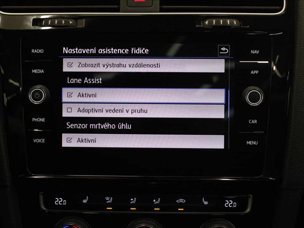 2020 Volkswagen Golf - 12