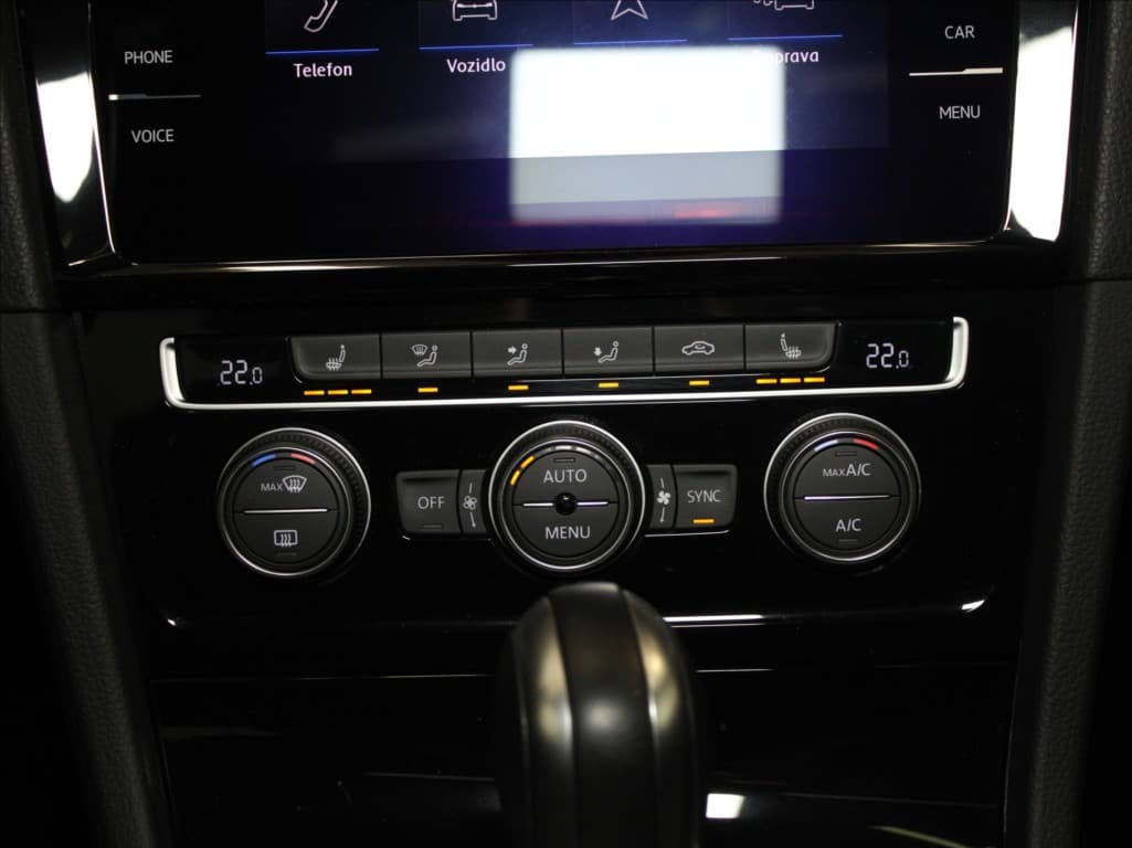 2020 Volkswagen Golf - 17