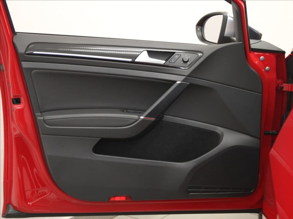 2020 Volkswagen Golf - 19