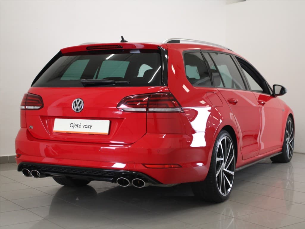 2020 Volkswagen Golf - 3