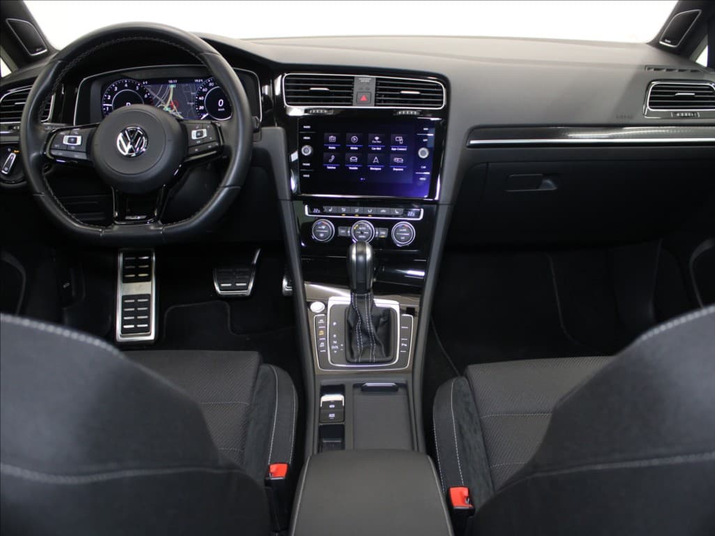 2020 Volkswagen Golf - 8