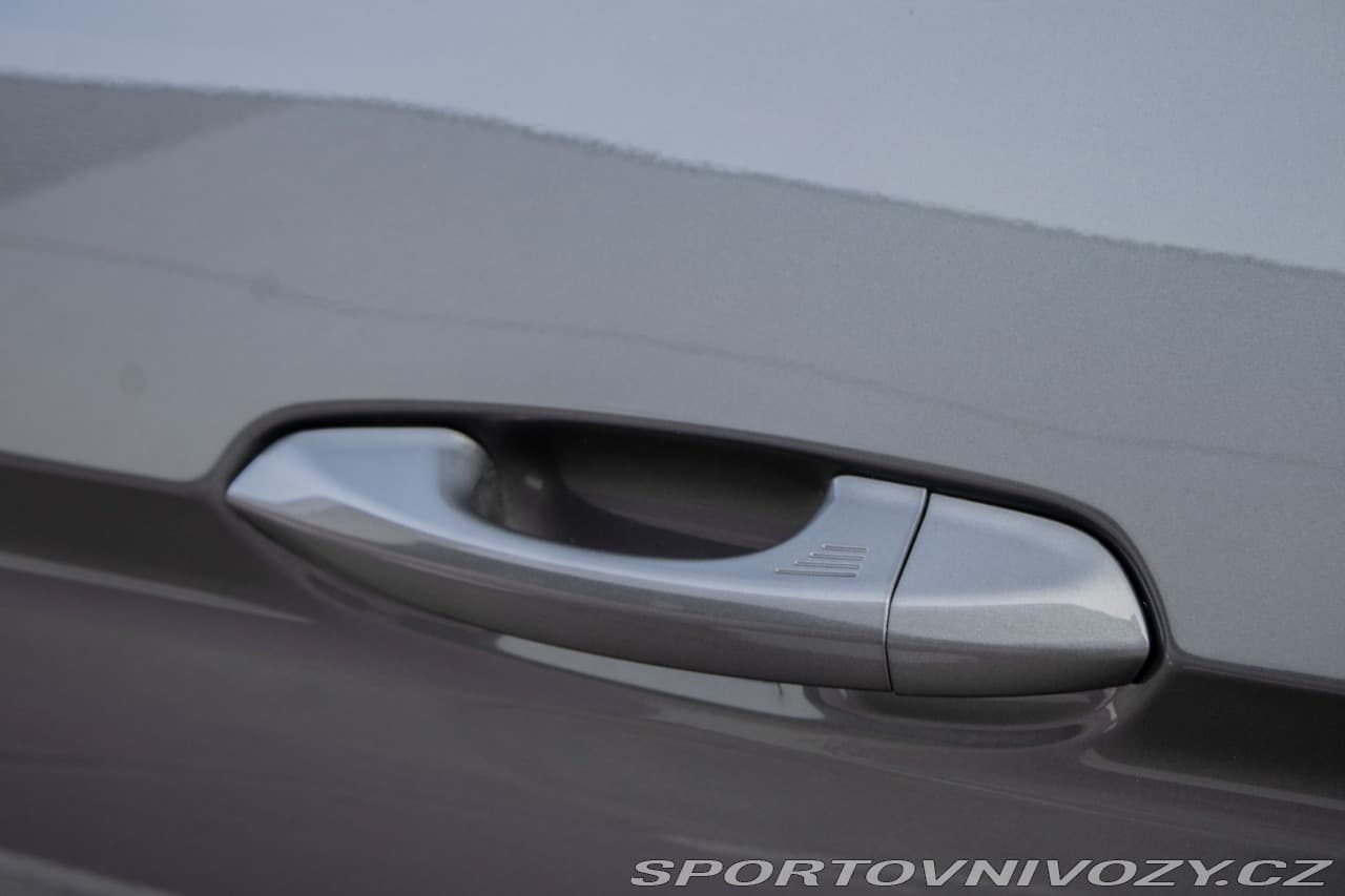 2022 Ford Mustang - 17