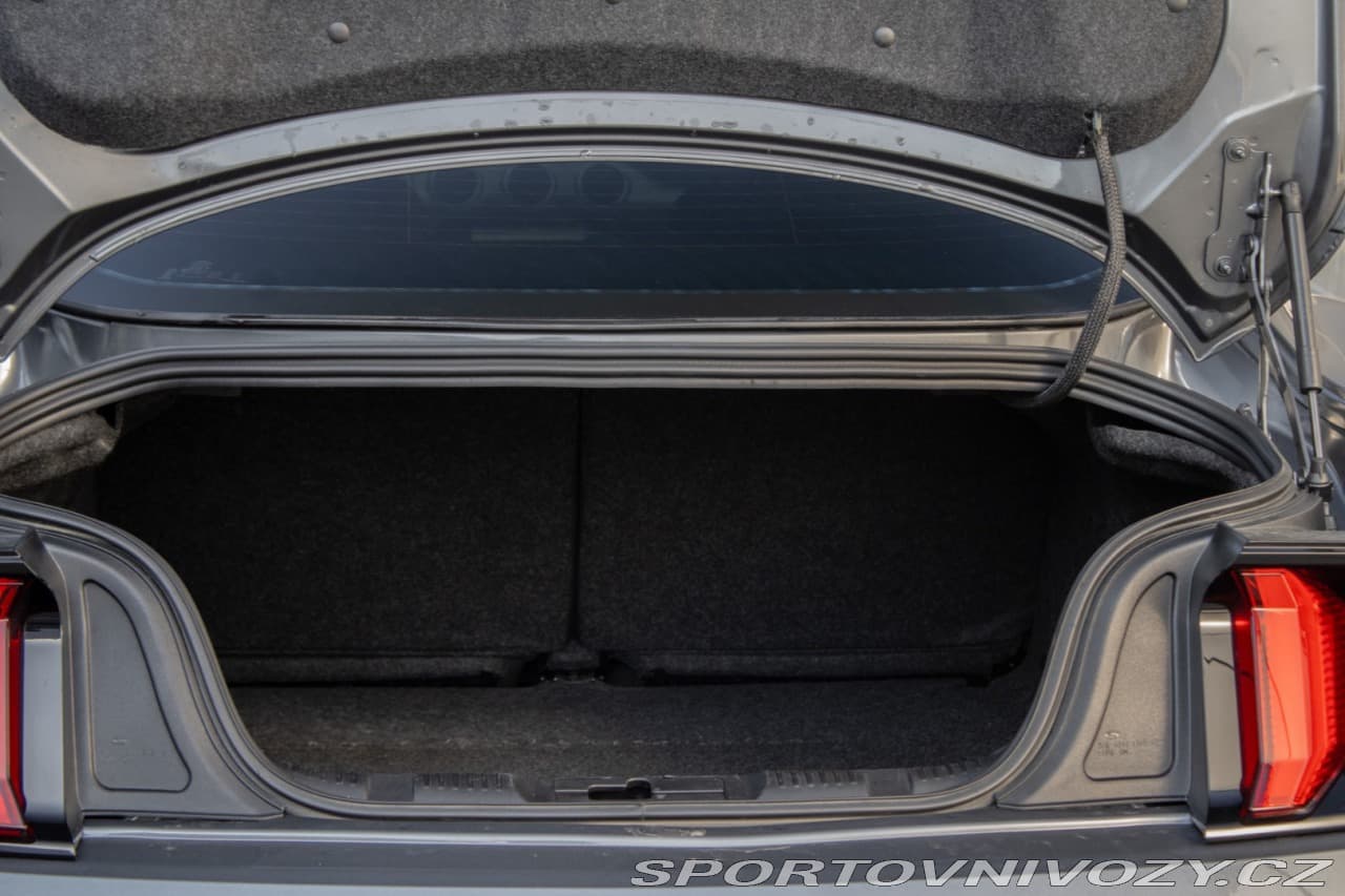 2022 Ford Mustang - 9