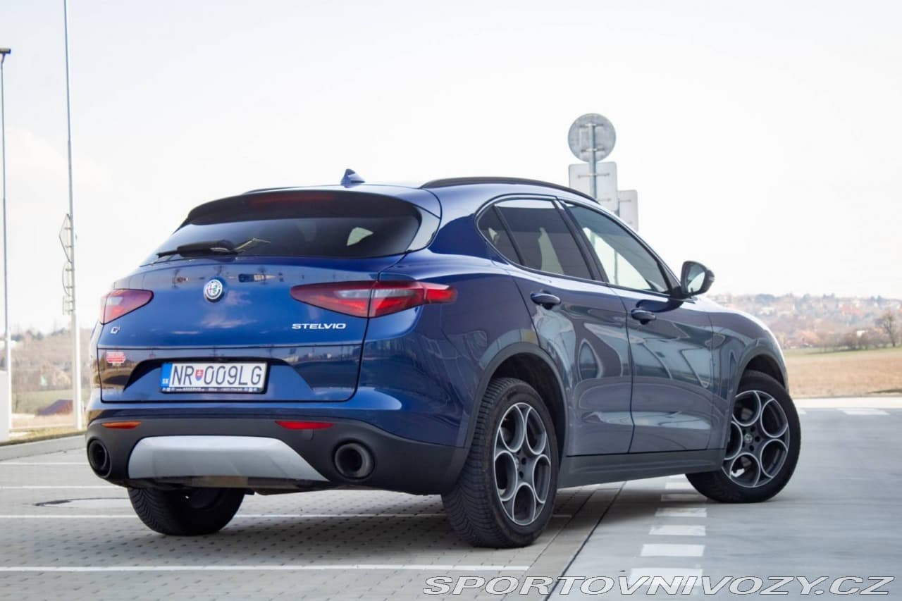 2018 Alfa Romeo Stelvio - 11
