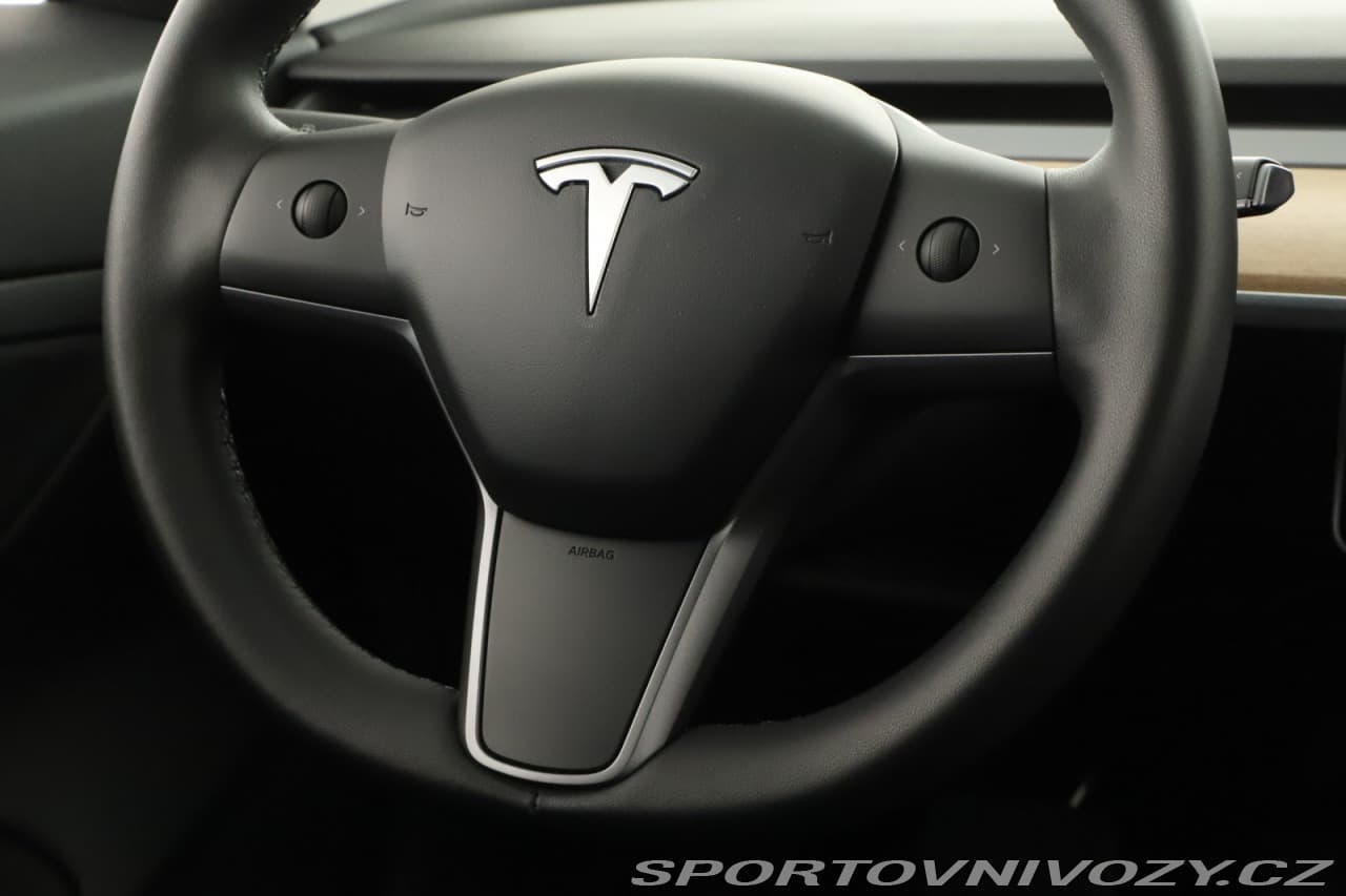 2020 Tesla Model 3 - 8