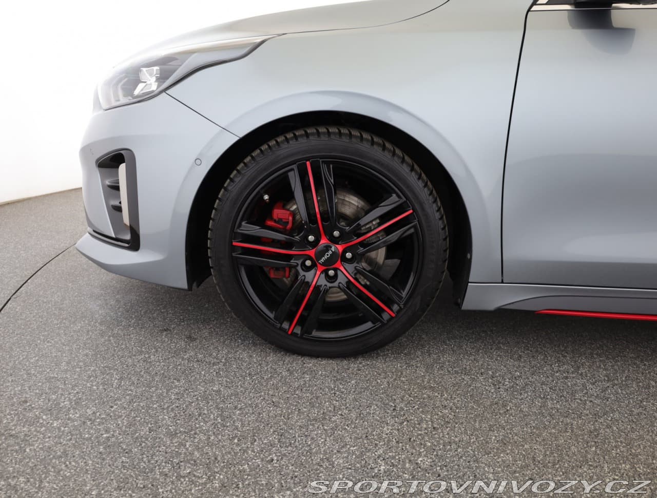 2019 Kia Proceed - 19