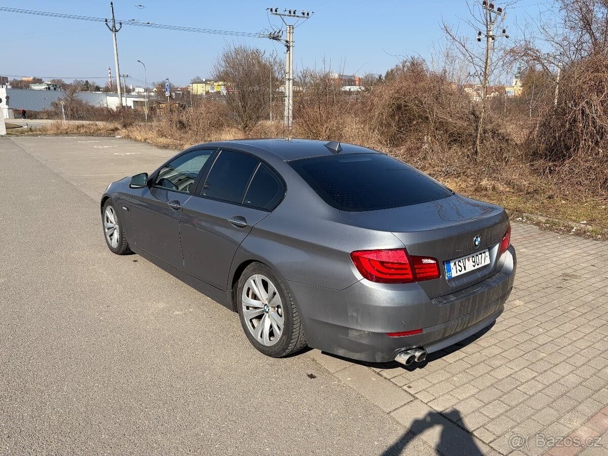 BMW 5-Series - 4