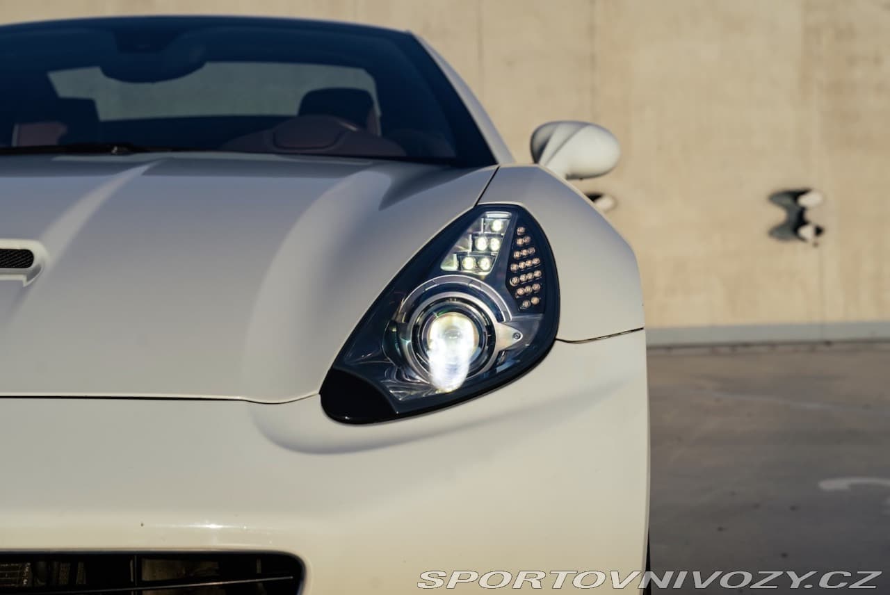 2010 Ferrari CALIFORNIA - 12