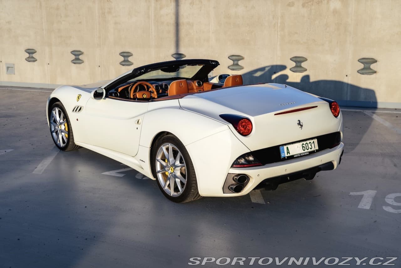 2010 Ferrari CALIFORNIA - 16