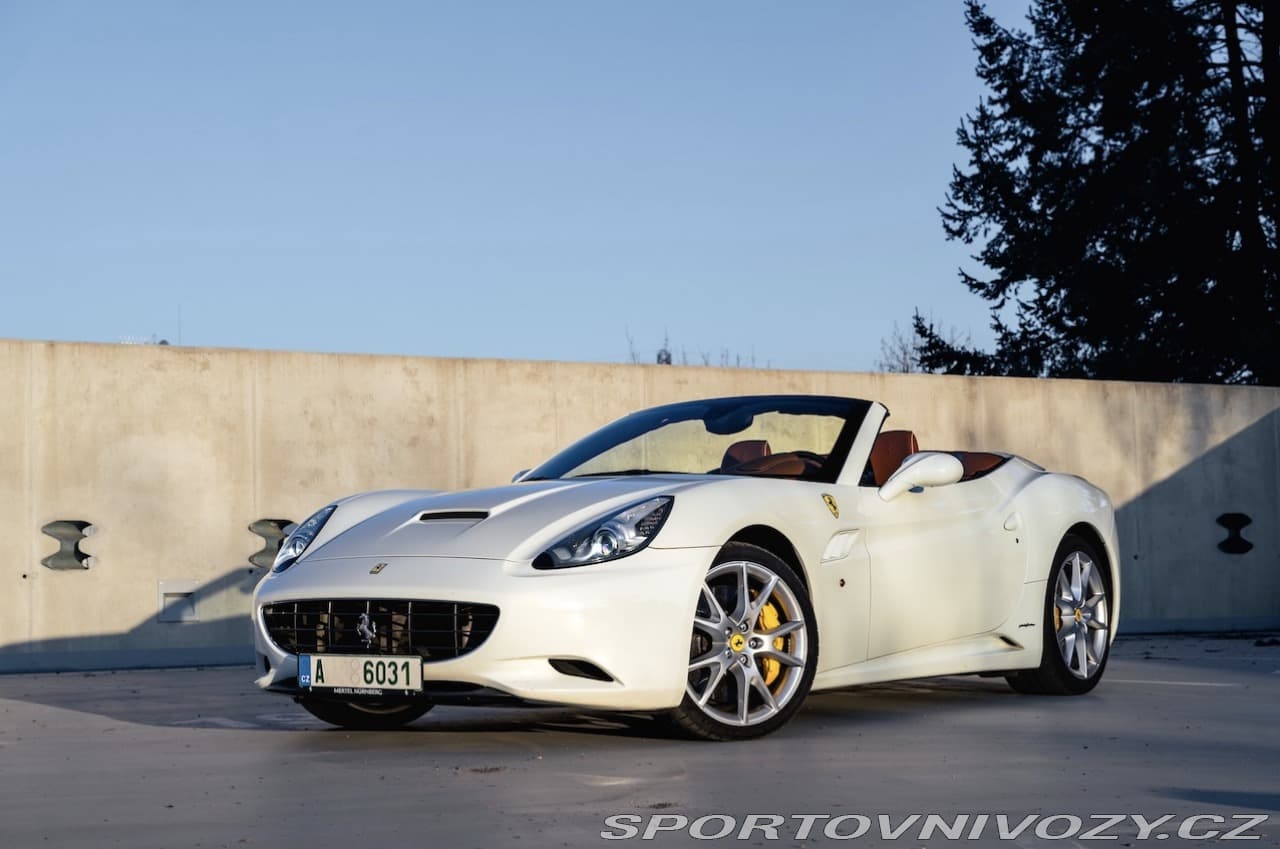 2010 Ferrari CALIFORNIA - 19