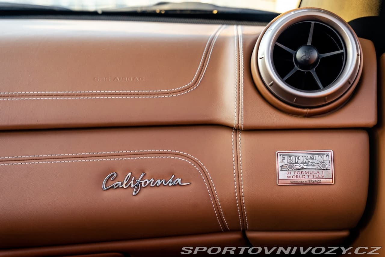 2010 Ferrari CALIFORNIA - 4