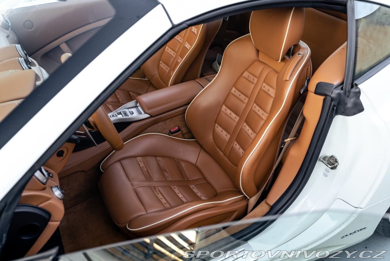 2010 Ferrari CALIFORNIA - 9